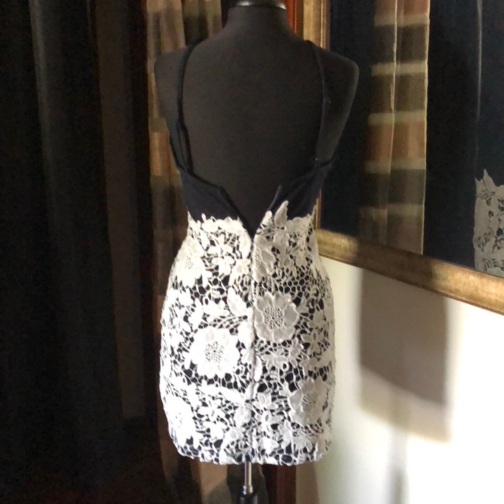 Dress - Picture 3 of 4